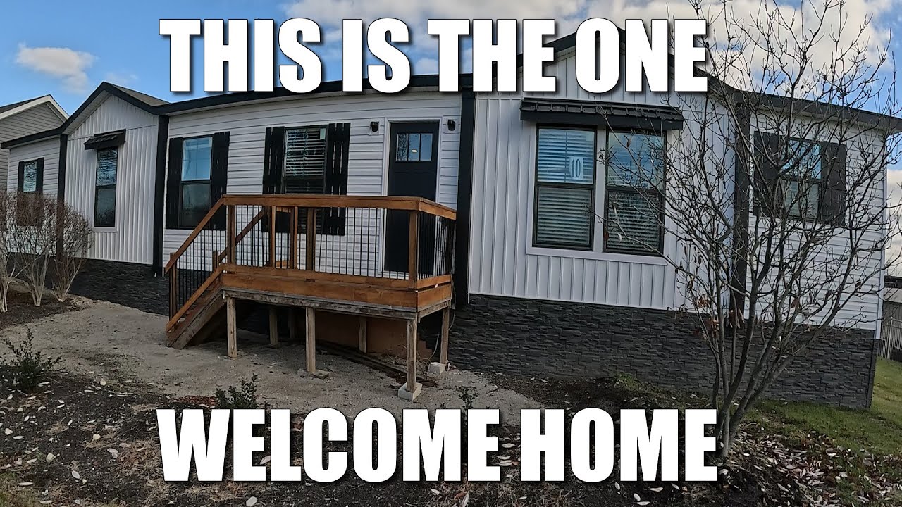 This is the ONE! Giles - Farmhouse 72 🔑 Clayton Homes Walton KY