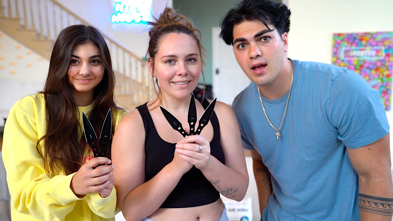 У Коувра и Миа не должно быть этого...