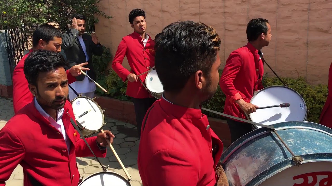 Mehendi lagake Rakhna By Everest Band Baja