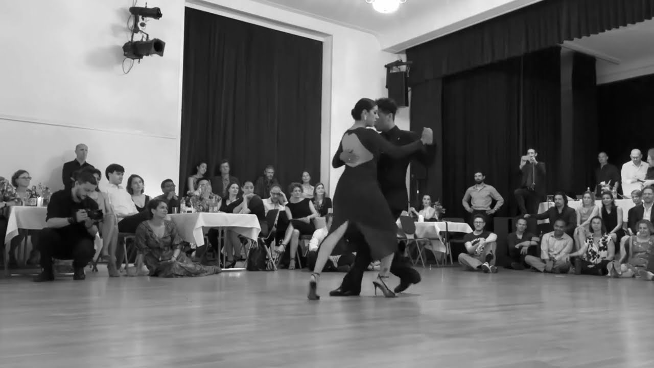 Sebastian Achaval and Roxana Suarez. Tango 1/2. (La Bruja- Juan D’Arienzo)  @Tangostories