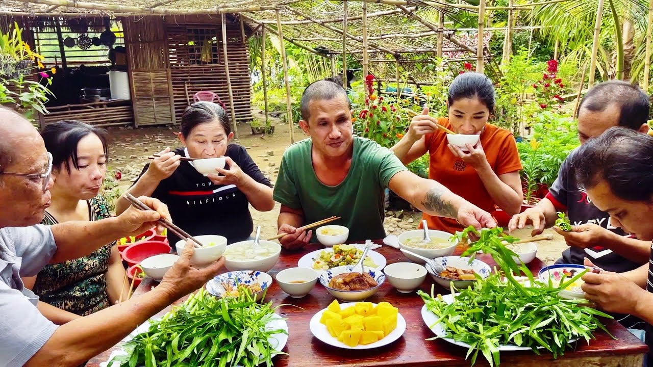 Ăn Tết Sớm Với Món Thịt Kho Tàu - Ai Mua Em Kho Bán Luôn