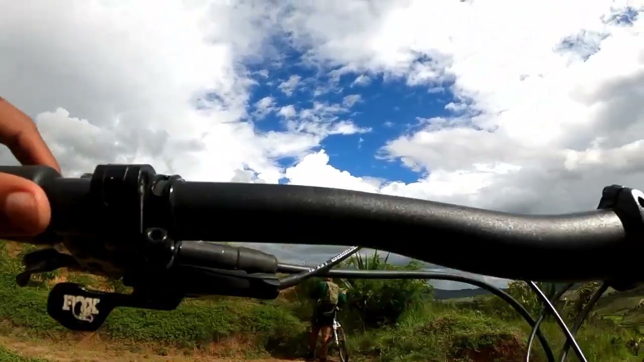 Randonn&eacute;e  VTT &agrave; Madagascar - Andringitra, Ambohimanjaka RN4. (1168m D+, 71km)