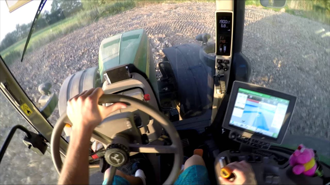 John Deere 8320R  příprava půdy