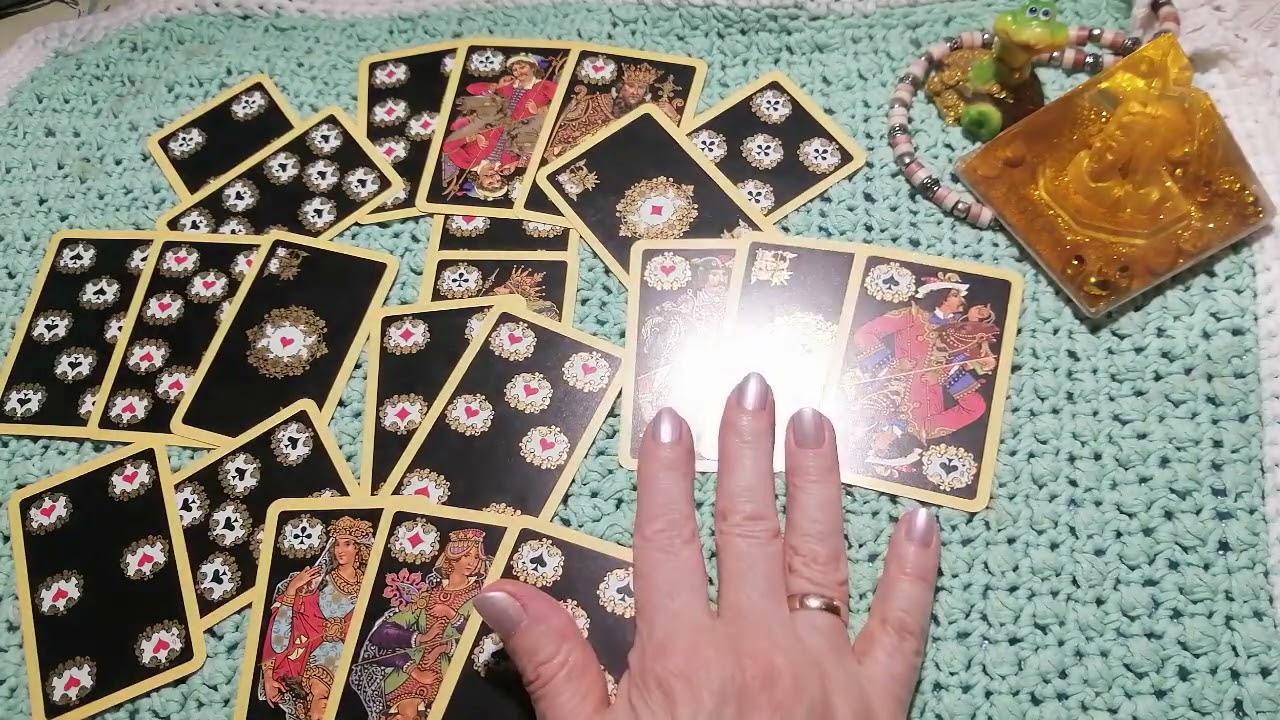На любовный треугольник. Когда ♣️ король определится⁉️ 