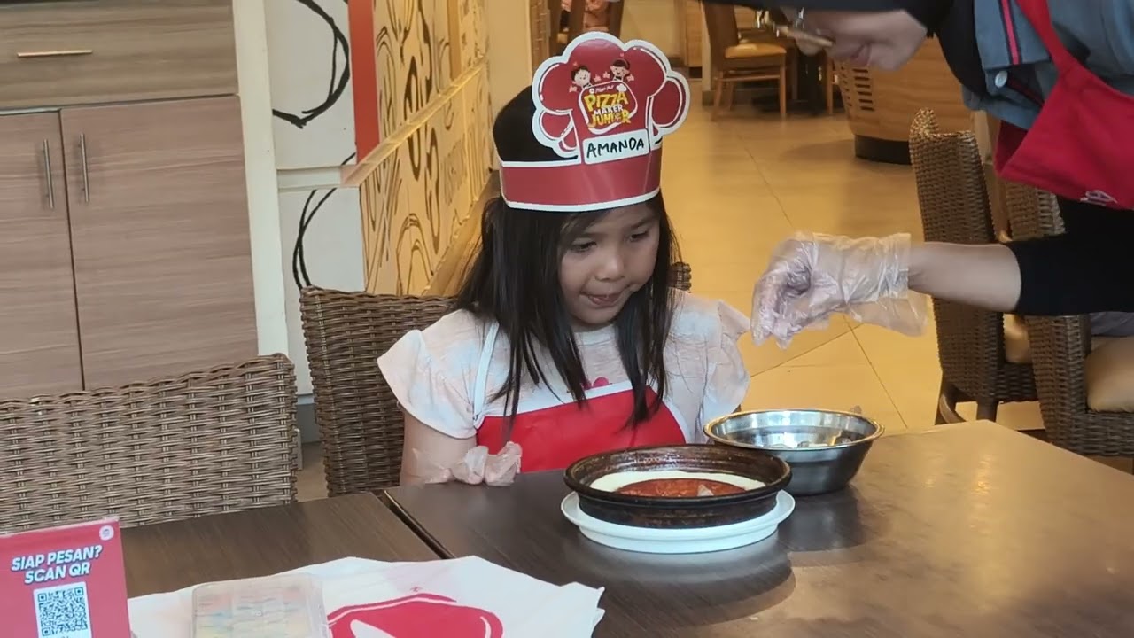 Manda buat pizza