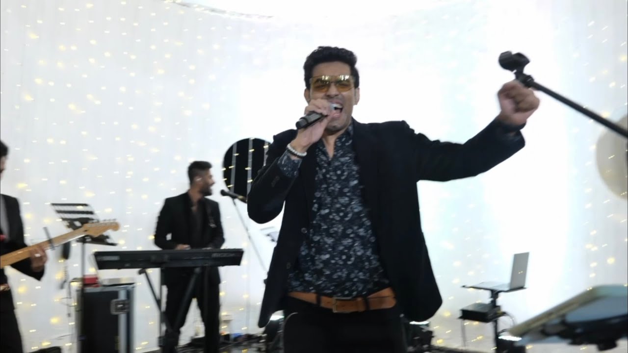 Gimme Gimme Gimme (Live) | funncarr collective #livemusic #liveband #bandmusic #weddingband