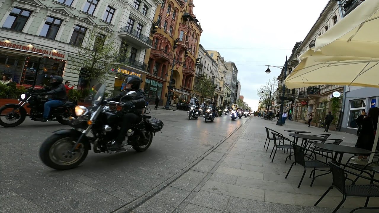 Łódź: Cyrk dla idiotów na Piotrkowskiej 2024/4/14 | OnTheBike