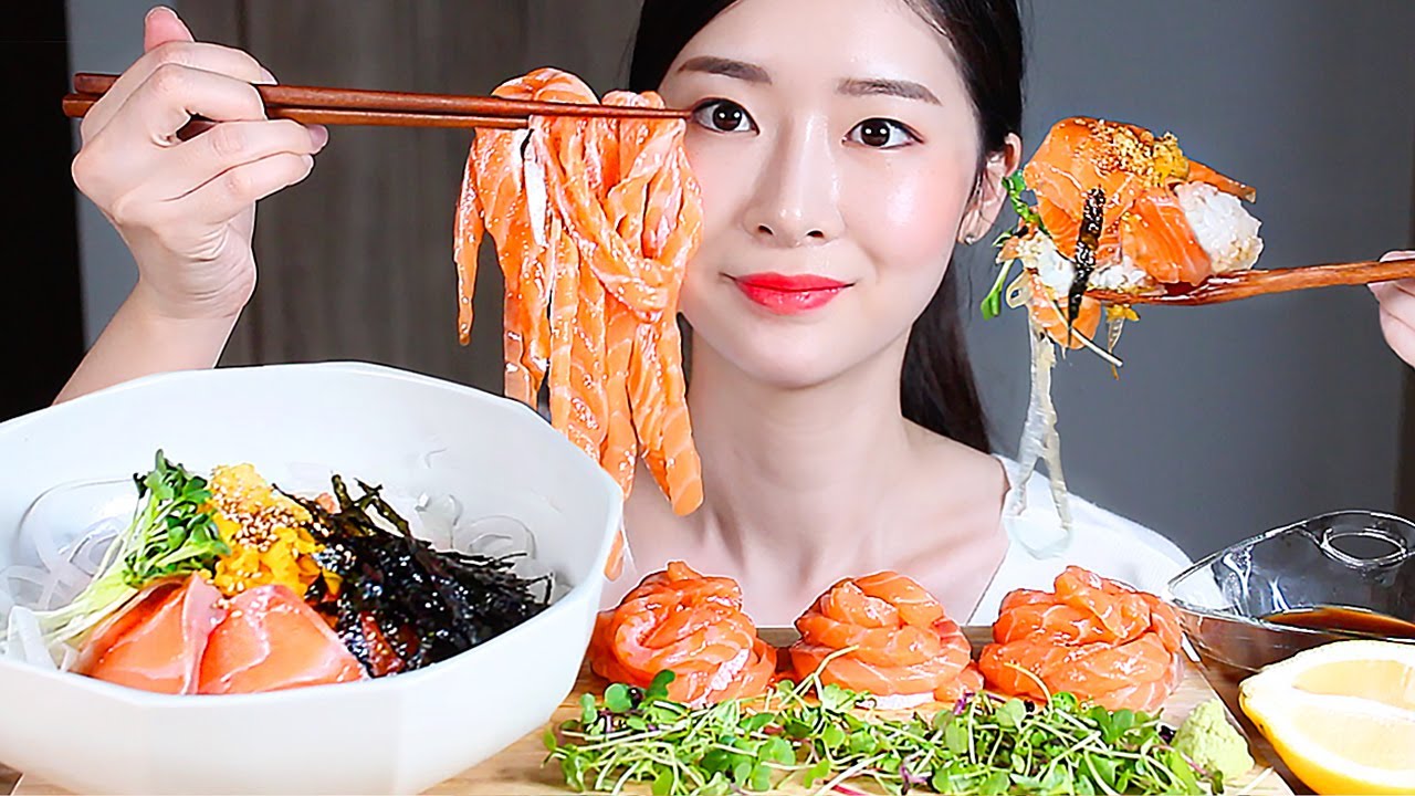 Лососевая сашими лапша Лососевая рисовая миска ASMR Mukbang Eating Show