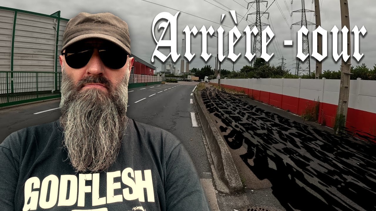 Arriere-cour. Задворки.