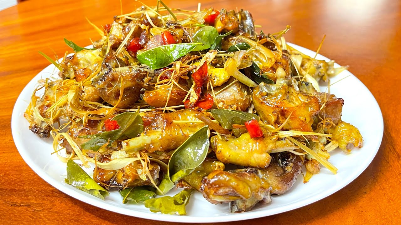 របៀបធ្វើ មាន់រំលីងគល់ស្លឹកគ្រៃ ឲ្យមានរសជាតិឈ្ងុយឆ្ងាញ់ || Delicious Lemongrass Stir-Fried Chicken