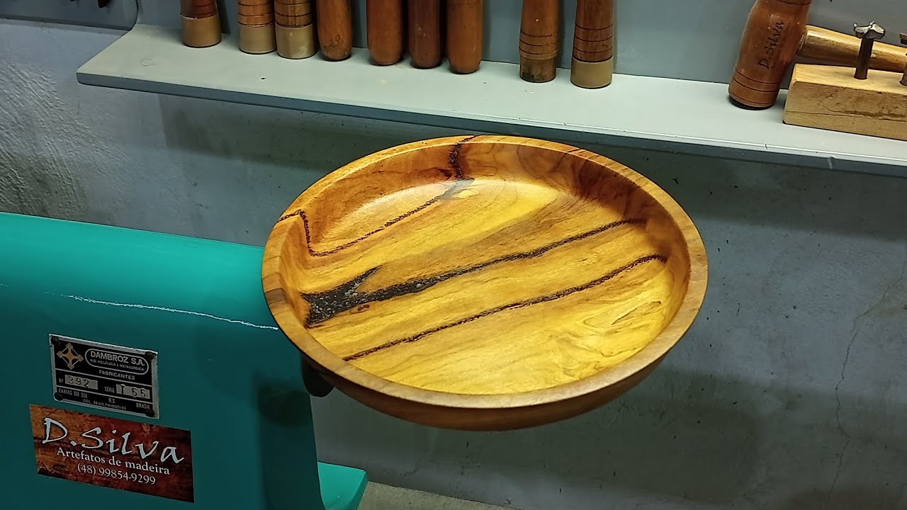 Torneando Tigela rasa com veios/Wood Turning