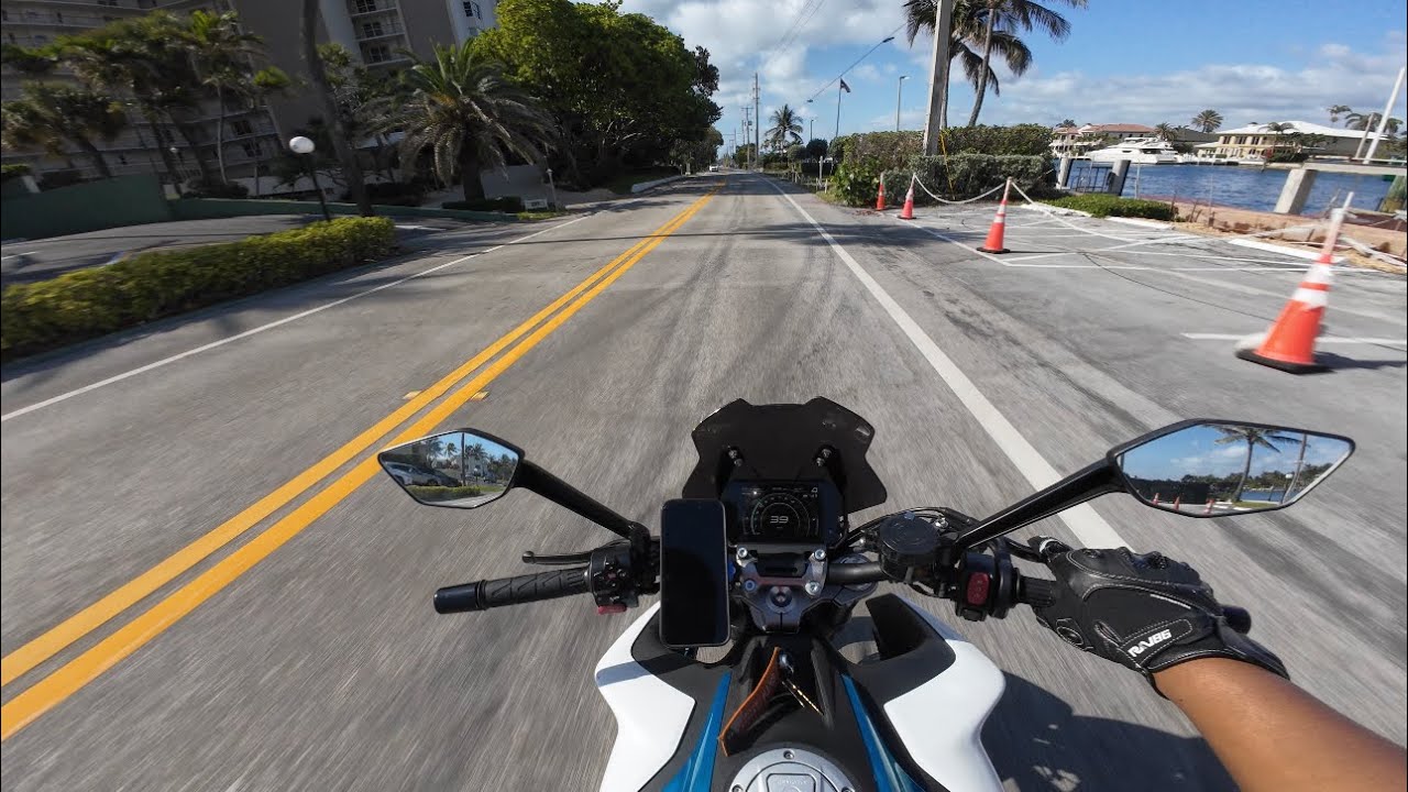 Talking the CFMOTO450NK on the highway