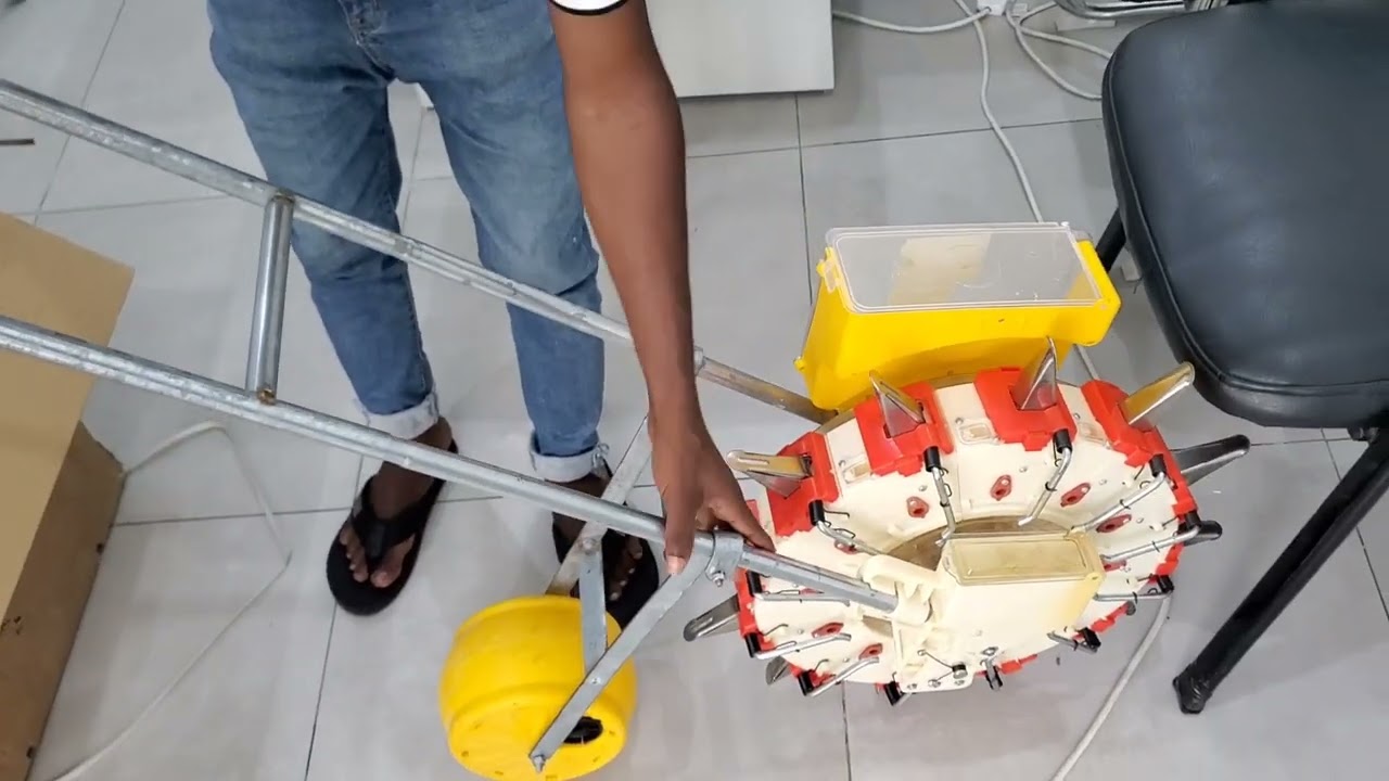 NAMNA YA KUFUNGUA NA KUTUMIA MASHINE YA KUPANDIA MBEGU | Seed Planter Full Tutorial 🌱