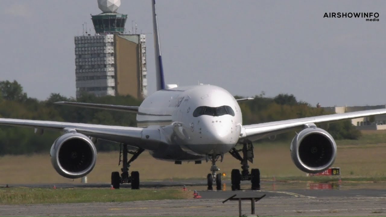 Lufthansa Airbus A-350 at Budapest Airport + Radio Communication