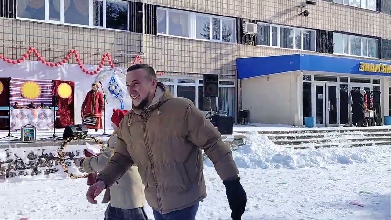 Масляна в гості прийшла дуже гарна була масляна зиму проводжали весну зустрічали 