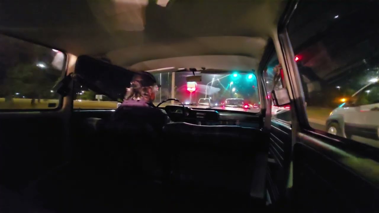 Brasa tia Ciça - VW Brasilia 1976 Azul Caiçara - Rolê 1 Noturno.