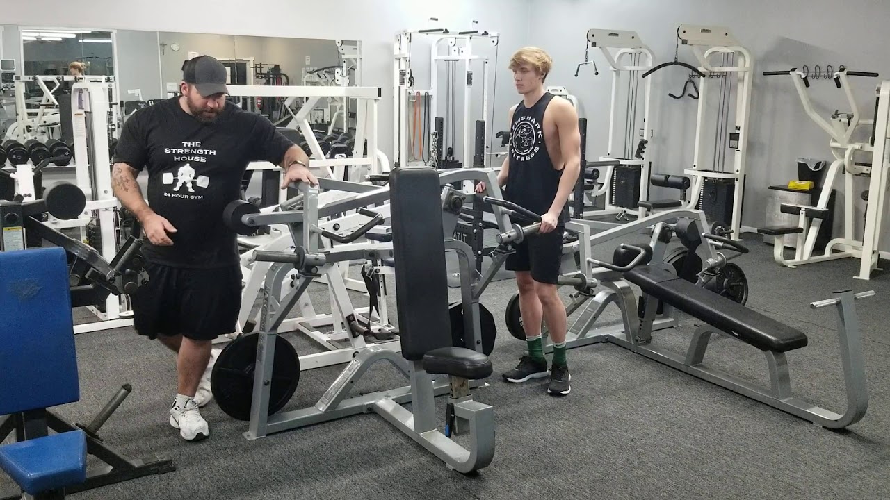 How to use the Precor shoulder press.