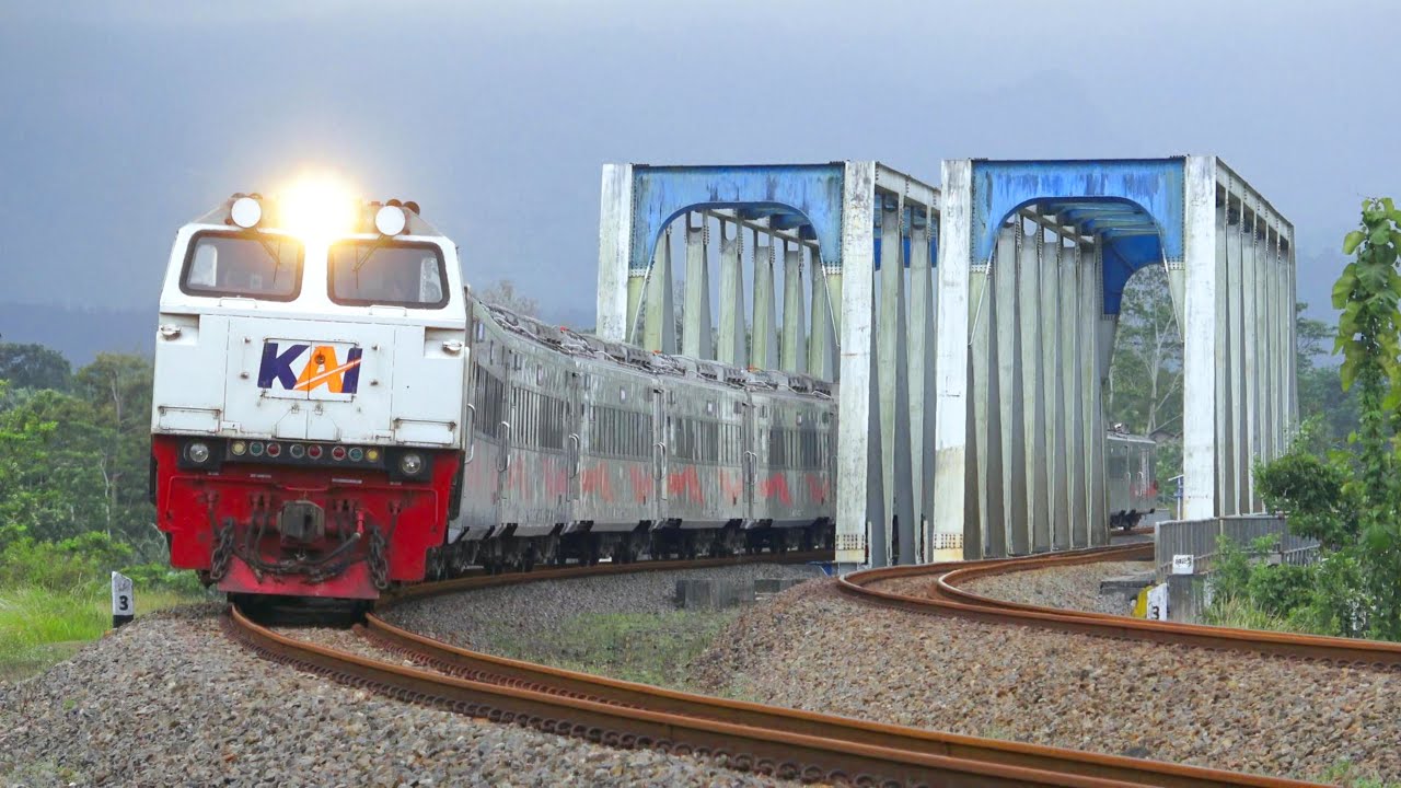 KERETA API PANJANG‼️ MENEMUKAN 25 KERETA API DI JEMBATAN LOGAWA