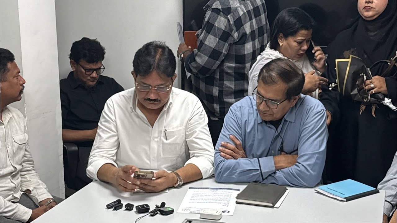 Live : Jitendra Awhad & Team Torrent Office Kalwa Live