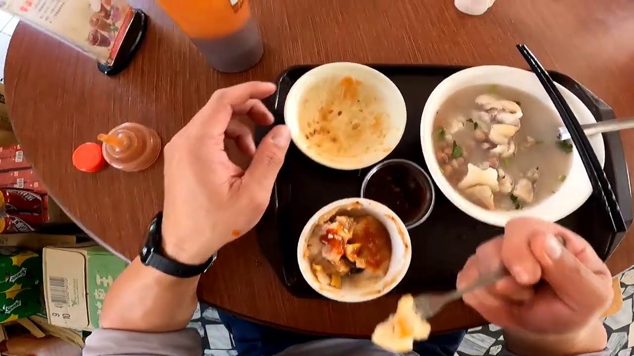 『J Y』台灣小吃美食系列之 帶大家來去麻豆交流道旁的40年老店裕益碗粿王30元碗粿35元肉粽在加個60元的豬腳湯偶爾吃好一點的😋😆😅😂🌤️🛣️🚚🍙🐖🥣🥢👀😘👨‍👧‍👦🥰😎💪👍🇹🇼🇹🇼🇹🇼🇹🇼🇹🇼🇹🇼