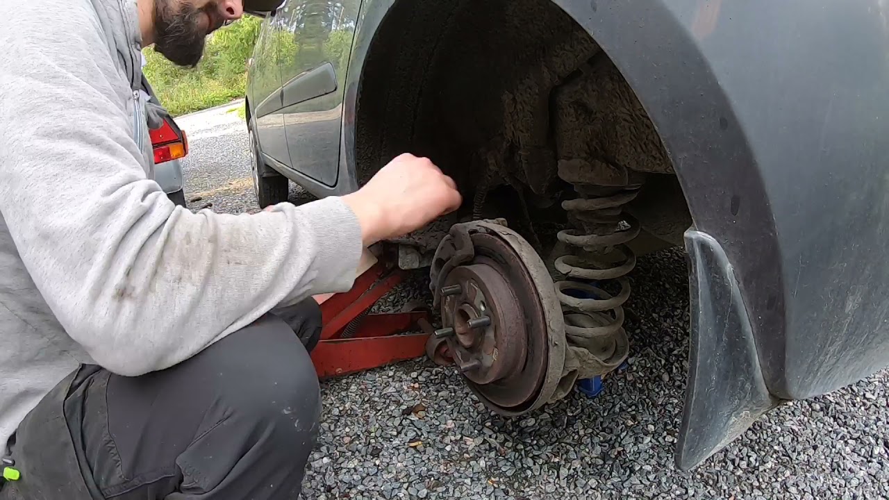 Changing rear disc brakes on a Hyundai I10