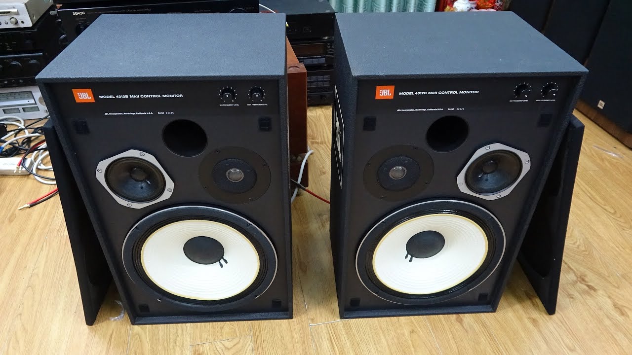 JBL 4312B MKII loa kiểm âm bình dân đáng chơi nhất của JBL