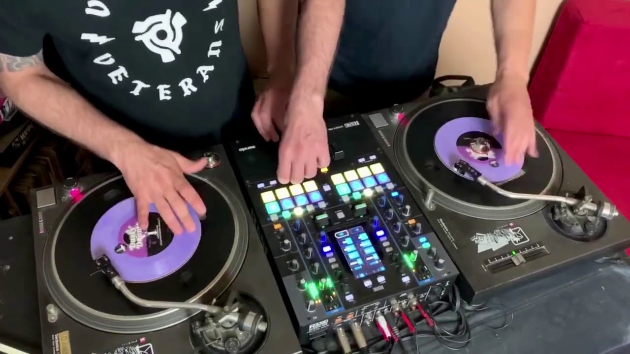 Dusty Donuts 018 - Marc Hype & Robert Smith DJ Routine