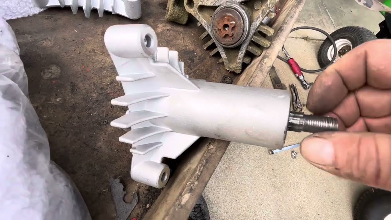 Riding mower deck spindle replace without removing the deck #lawntractor #mowerrepair #deckspindle