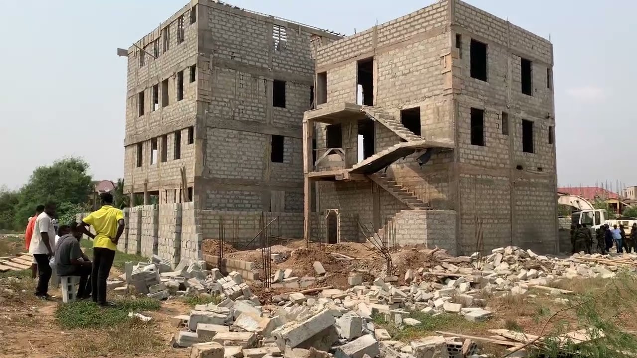 Ooh Why Presidents Mahama is So Wícked ,Demolishing of 10 Million Dollars Properties at Tse Addo