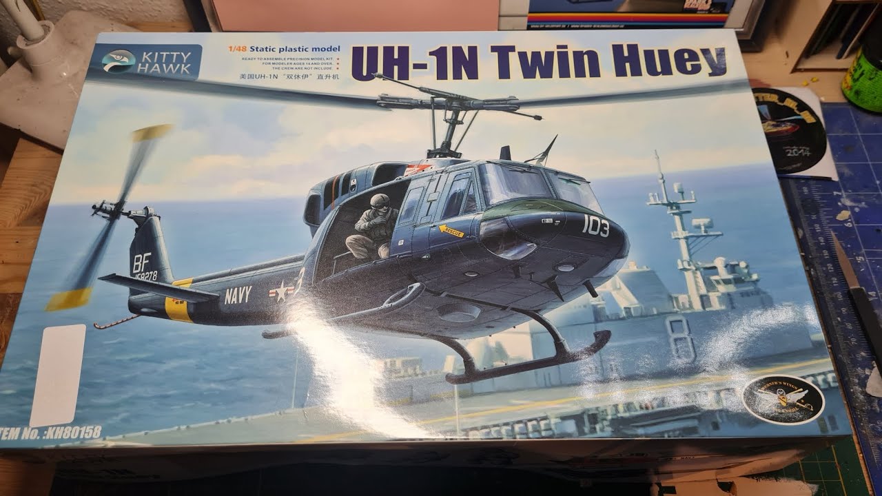 Unboxing  Kitty Hawk UH-1N Huey 1:48
