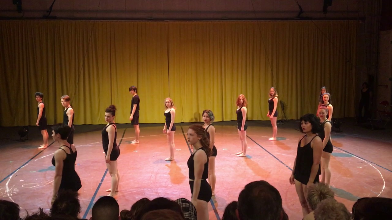 Ecole Nationale de Cirque de Chatellerault,  danse des P19 (classe de seconde)