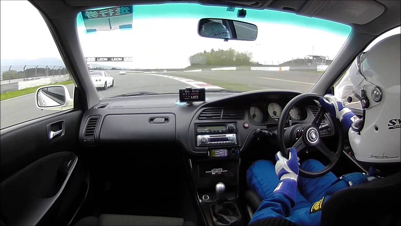 Z SPECユーロR　VS　32GT R