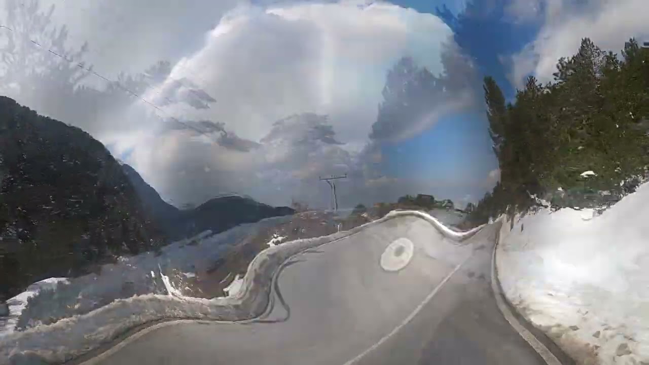 S1:A30 I Albanien över snöklädda berg, nya däck och köra fast i lera med husbil