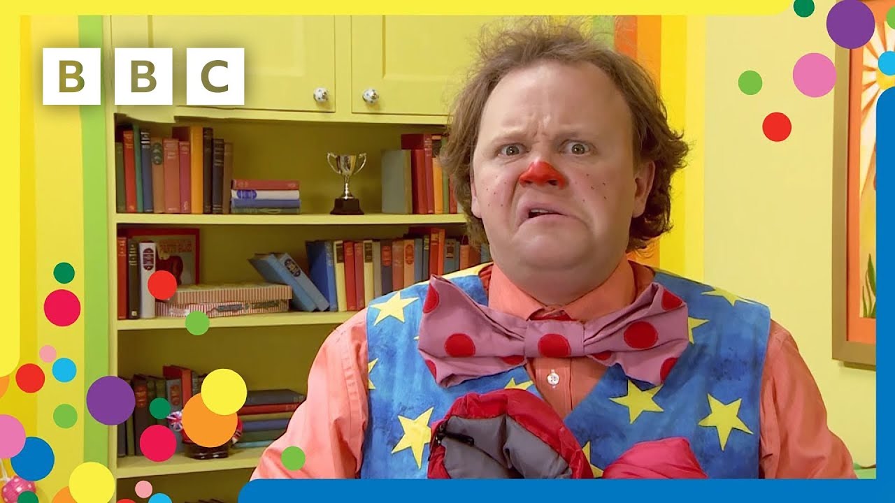 Mr Tumble camping indoors! ⛺🏕️ | Mr Tumble and Friends