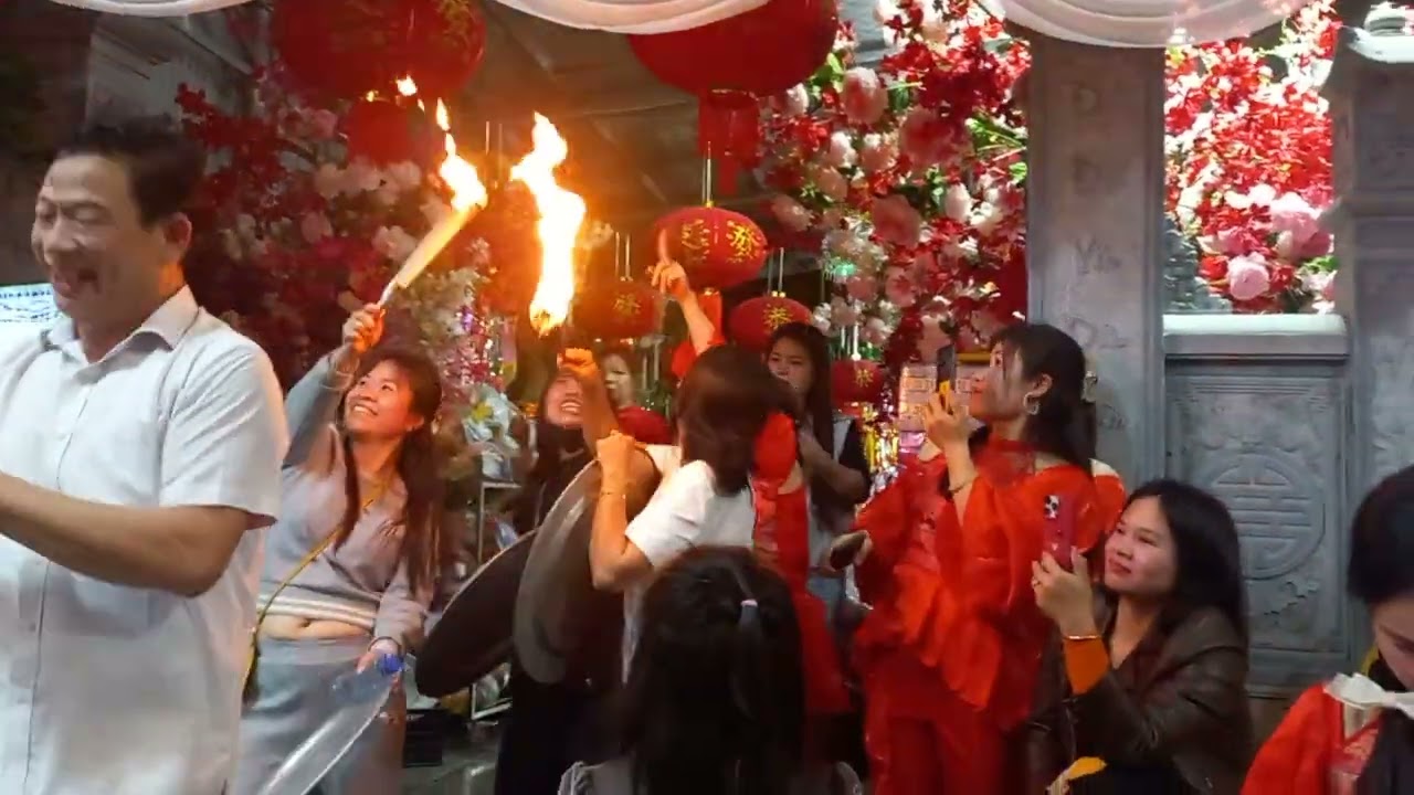 Mung le khai xuan đến mau gia bang te lo phu tho