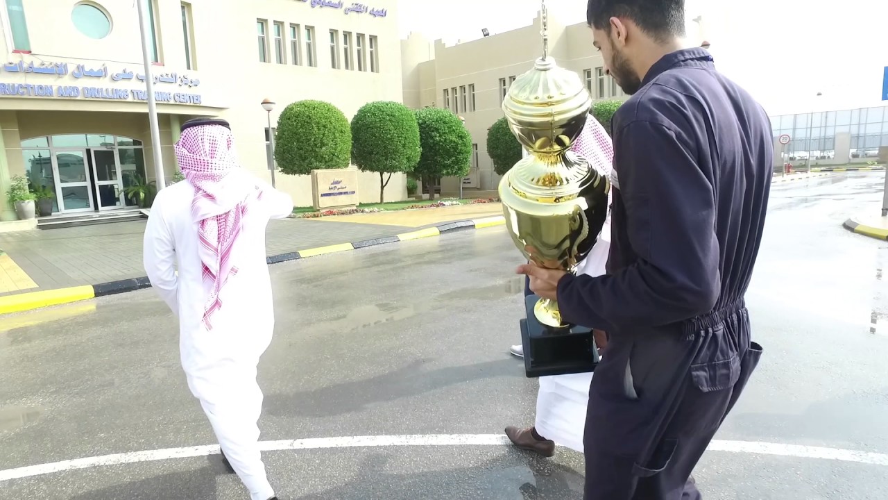 نجم ما بين الدراسه والرياضه (مجتبى ال سالم)