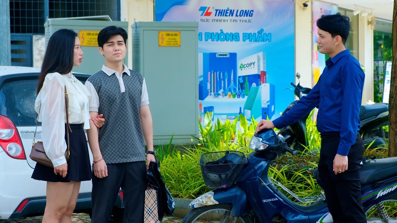 Chủ Tịch Phá Sản Đi Xe Cà Tàng Bị Người Yêu Cũ Khinh Thường Sỉ Nhục Thậm Tệ Và Cái Kết - Tập 1043