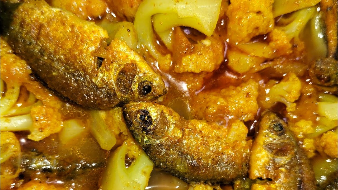 পুটি মাছ দিয়ে ফুলকপি টমেটো রেসিপি😋