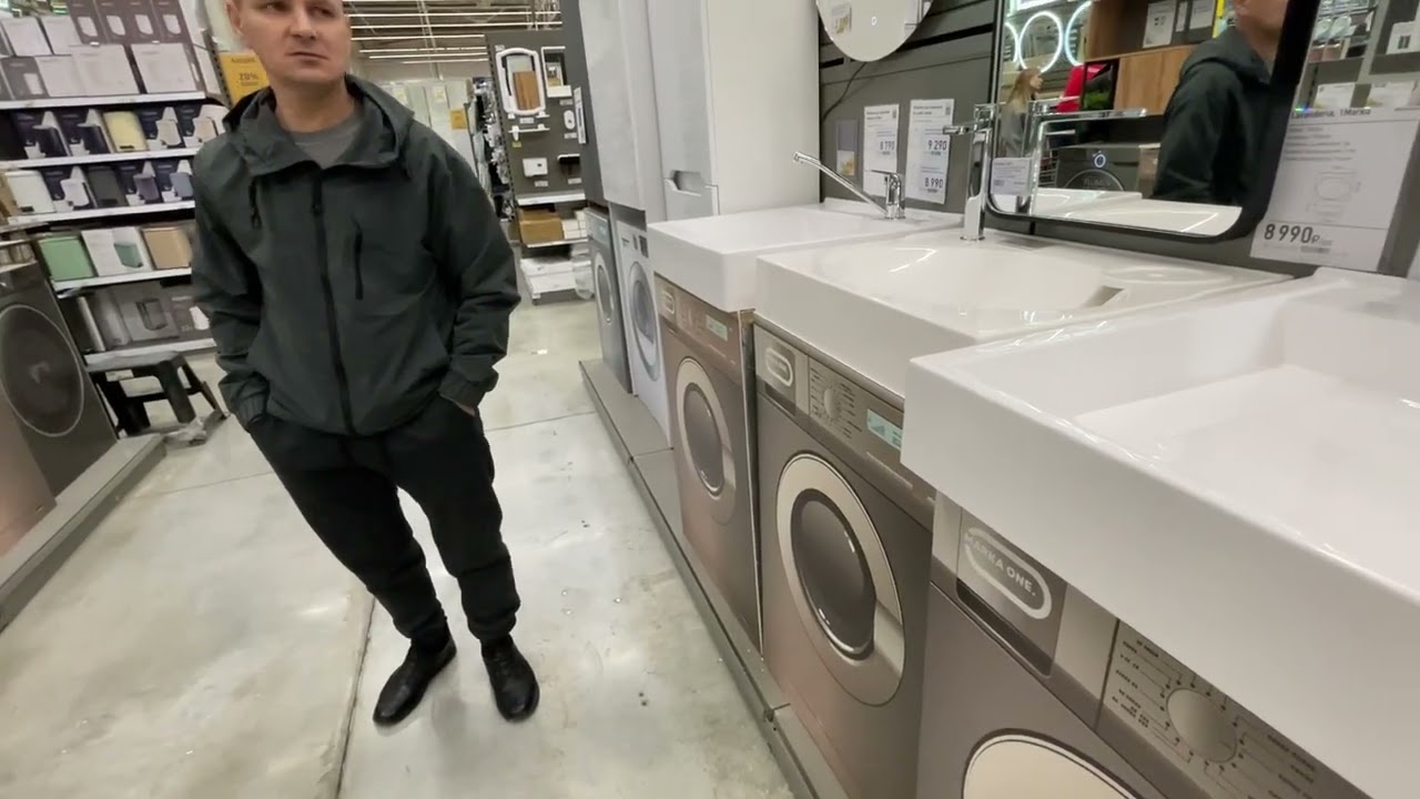 В большом строительном магазине с Димой и Викой