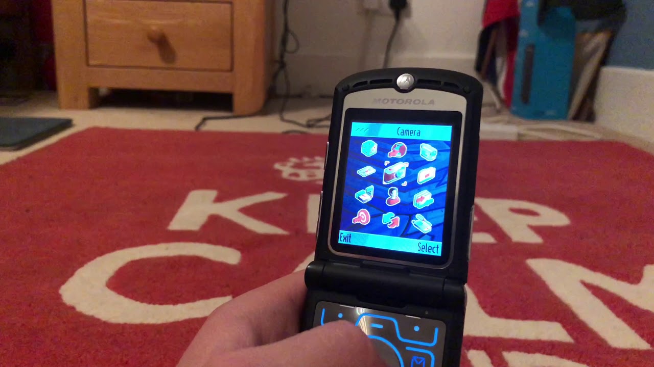Motorola Razr V3 Retro Review