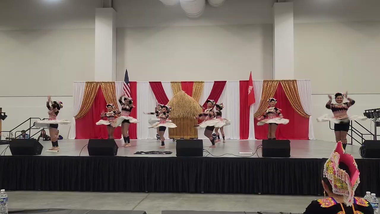 Ntxhais Nkauj Ntsuab Appleton (Fox Cities) Hmong New Year Mini Elite Round 1 (1st place)