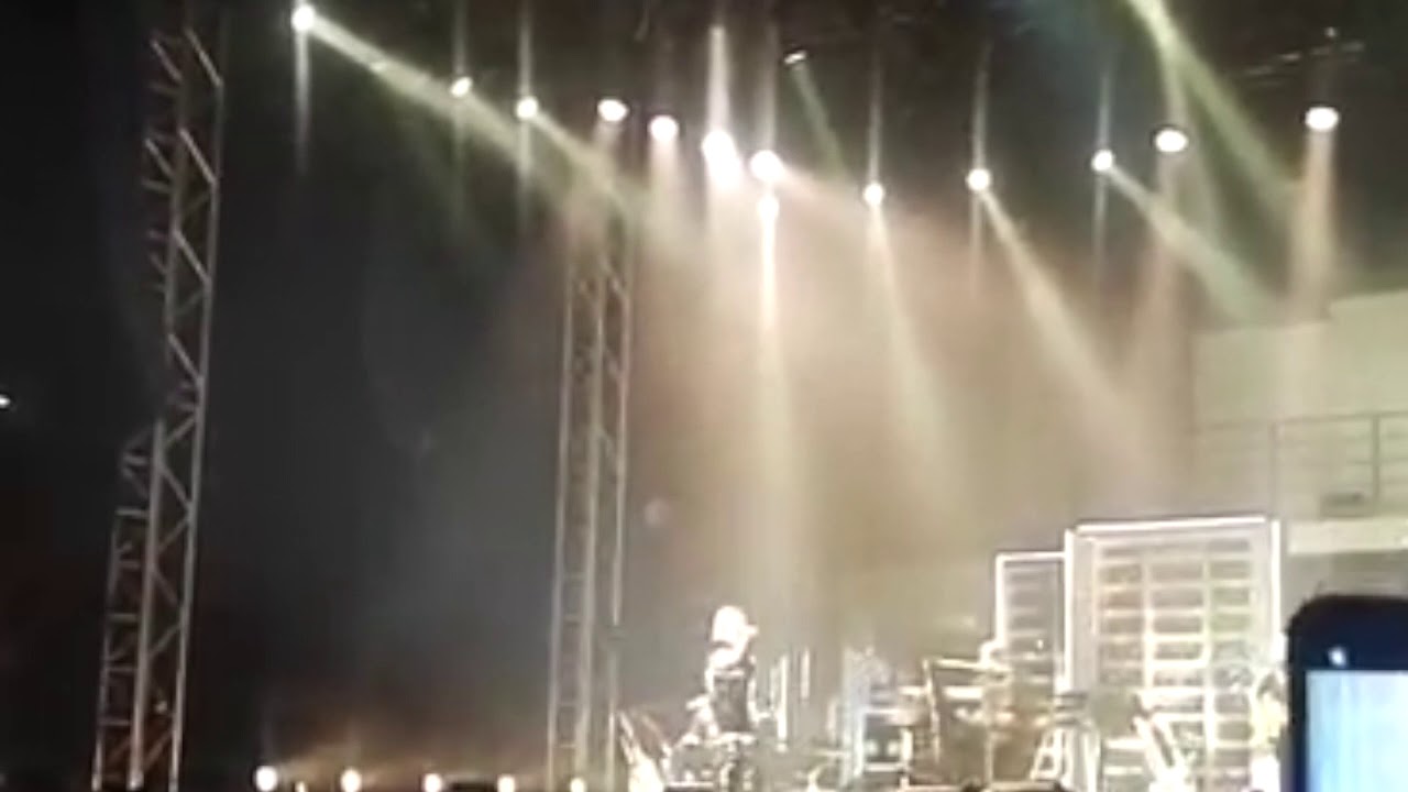 Emma - Mi parli piano #Exittour Bari PalaFlorio #Exitedition2019