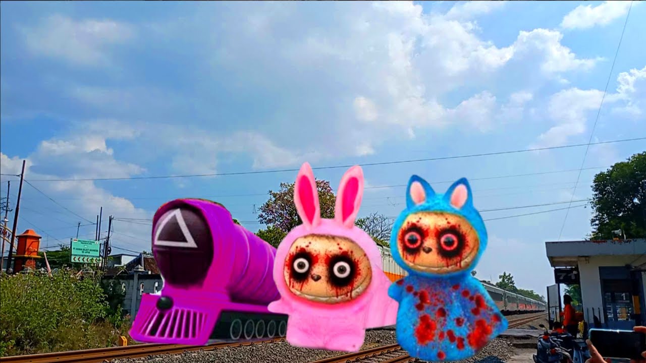 Labubu lucu di Kereta Api