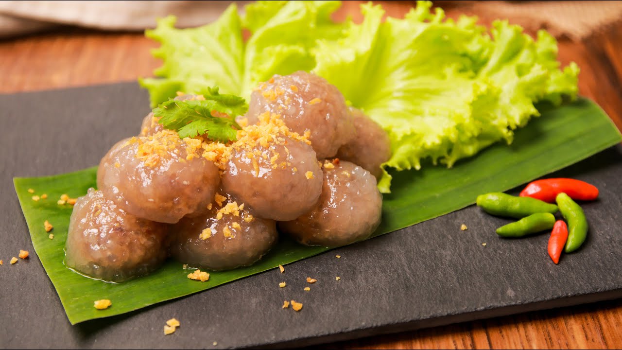 Steamed Tapioca Balls with Peanut Filling / Thai Dessert