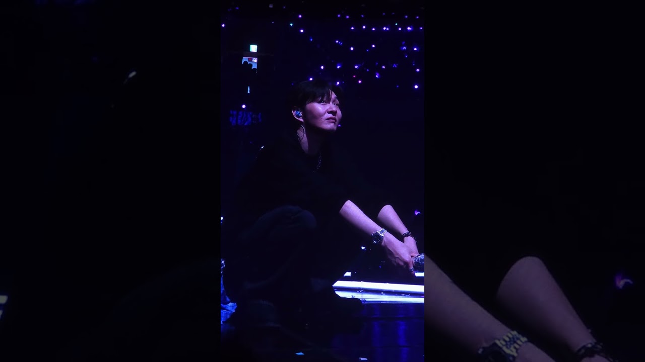 팬 이벤트를 바라보는 창섭 #앤드엔드 #이창섭