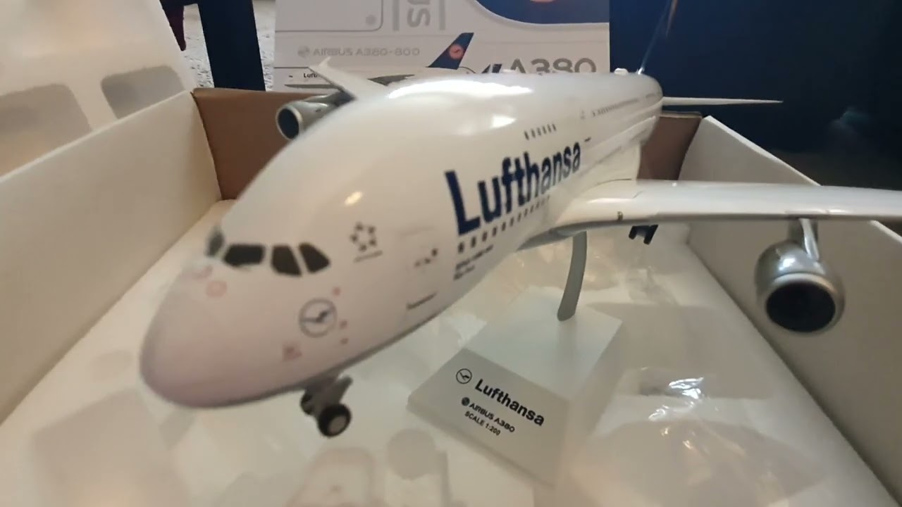 LUFTHANSA A380 1:200