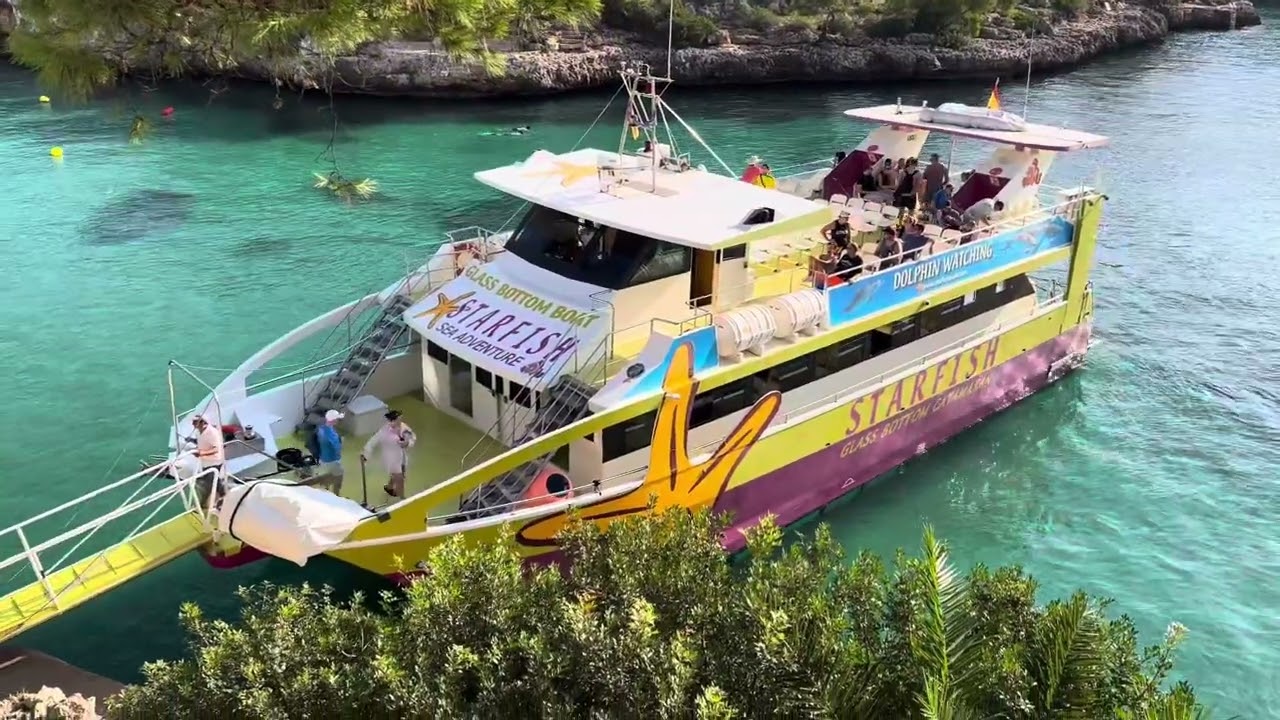 The “Starfish” arrives in Cala Ferrera to pick up the day’s Passengers