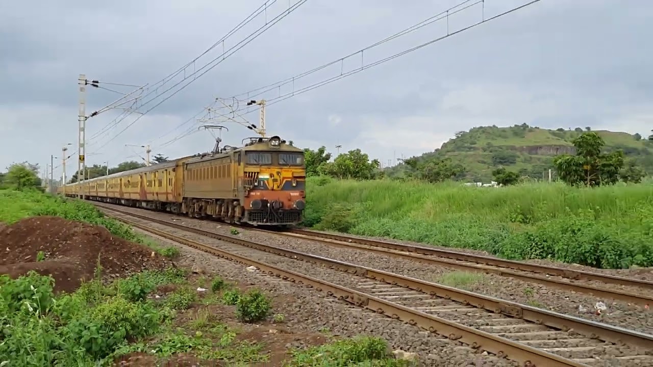 Train No.17618 Tapovan Express (NED-CSMT) ! Loco - WCAM3 Kalyan Shed