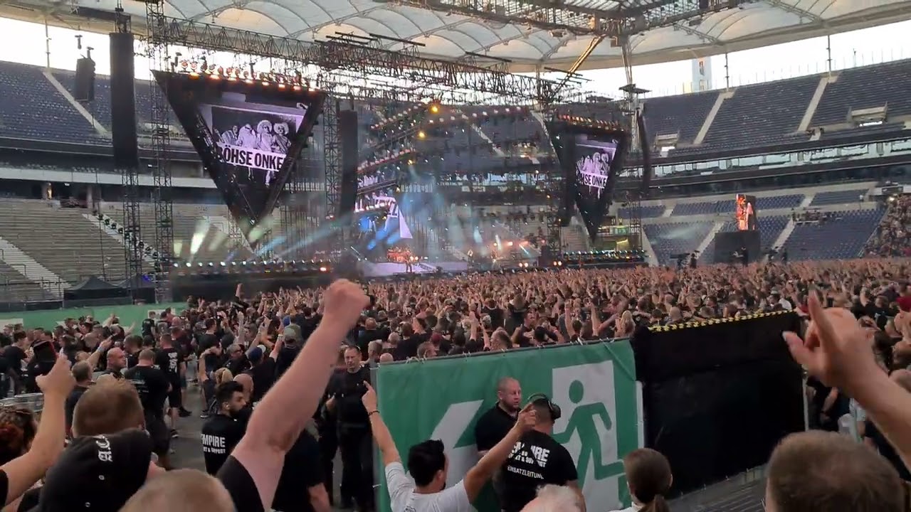 Böhse Onkelz 40 Jahre Waldstadion 23.07.2022 - die ersten 10 Minuten (Intro, 10 Jahre, So sind wir)
