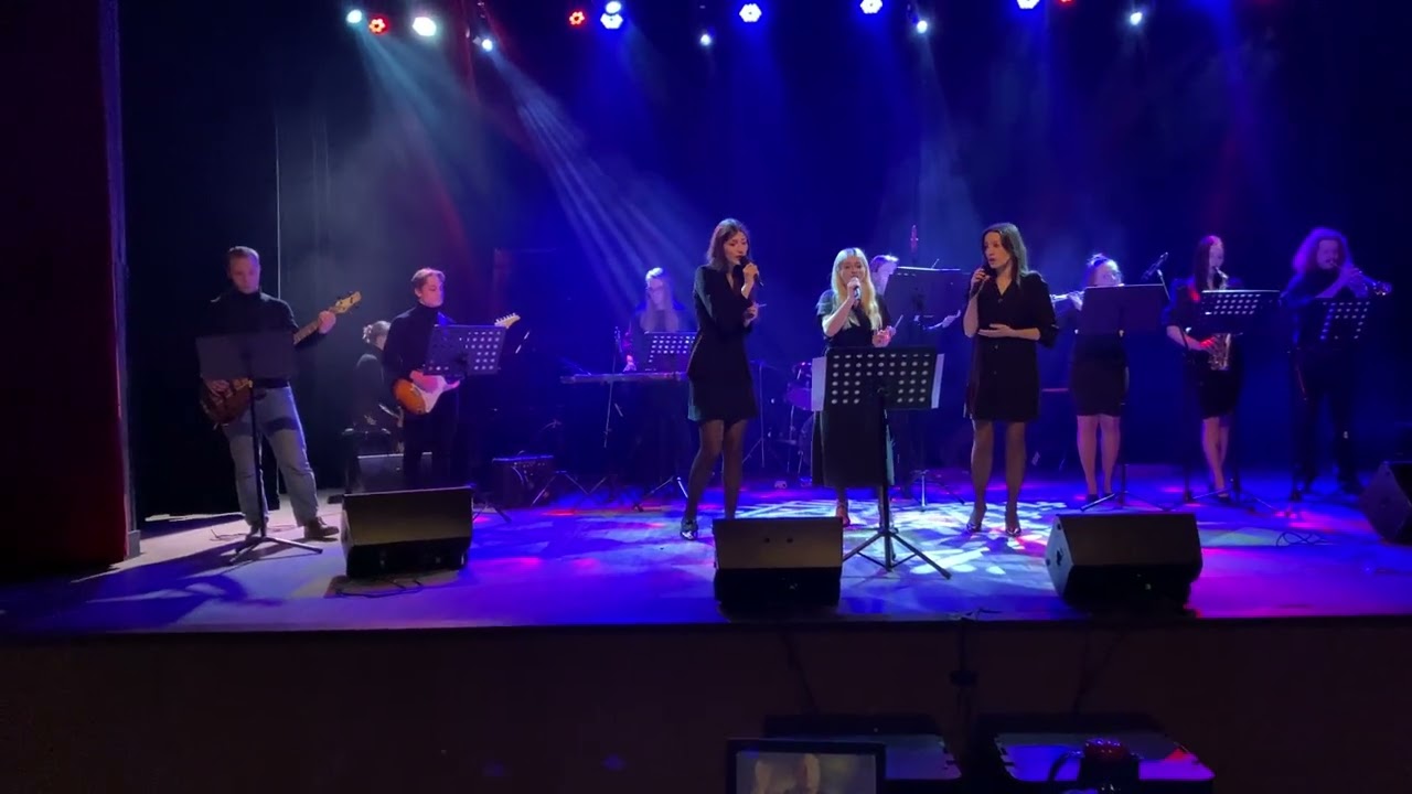 W Żłobie Leży  - Zesp&oacute;ł - RZWIR  -   Aranżacja; Adam Pietruszka, Samuel Despain